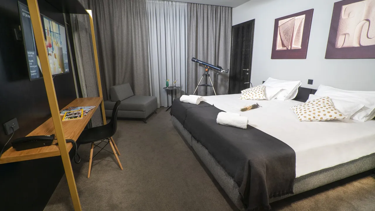 Superior room bedroom in Hotel Lyra Plitvice