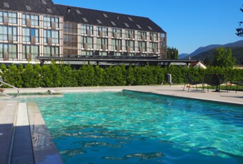 Lyra Hotel Plitvice pool: live music at the pool bar Lyra Hotel Plitvice pool: live music at the pool bar